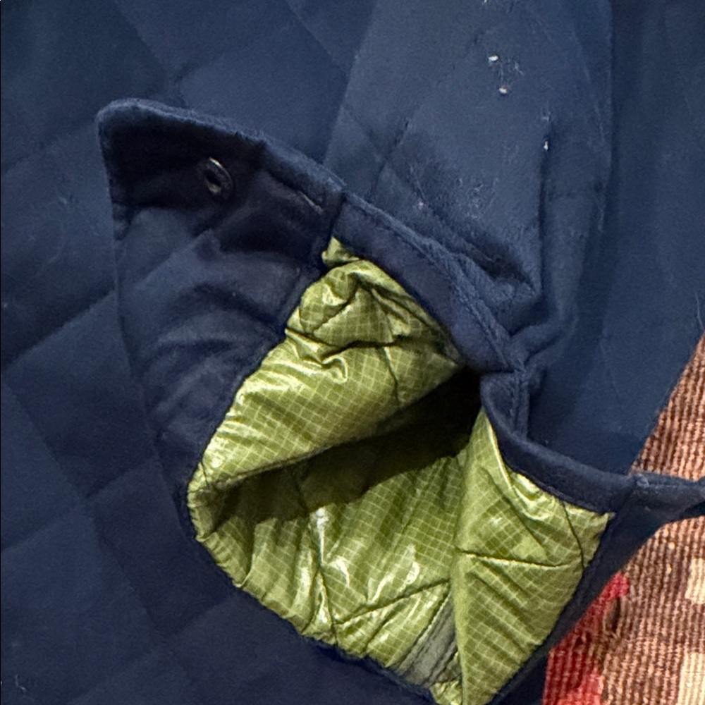Relwen Navy Quilted Jacket with Green Lining - Picture 5 of 6